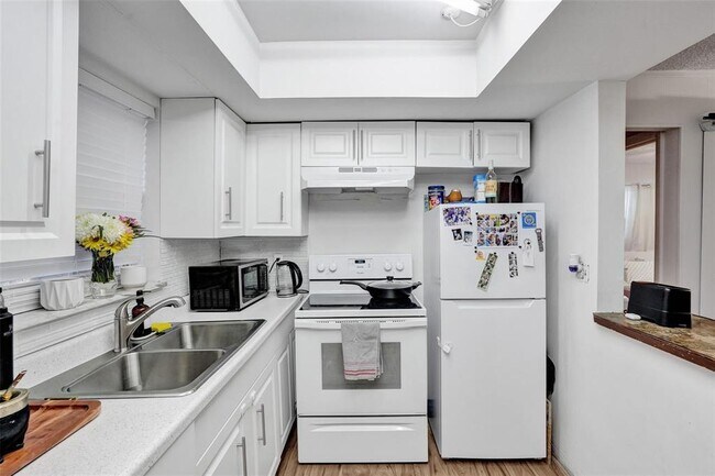 Photo - 4240 NW 21st Ave Unit 1
