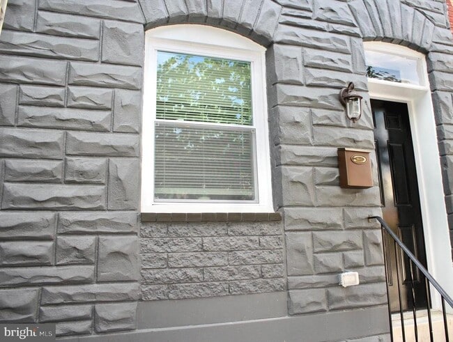 Building Photo - 158 N Ellwood Ave Rental