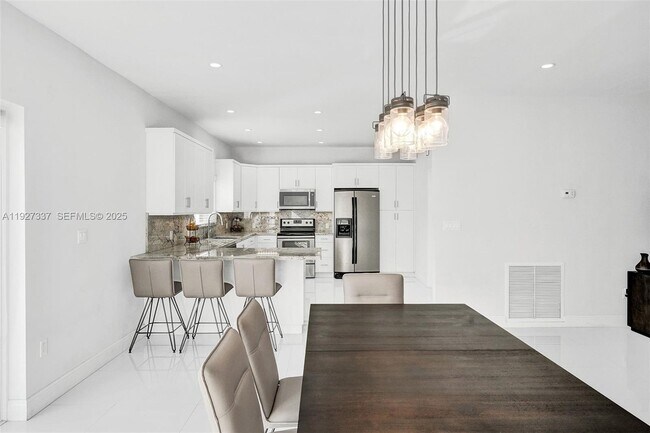 Photo - 1102 Meadowlark Ave