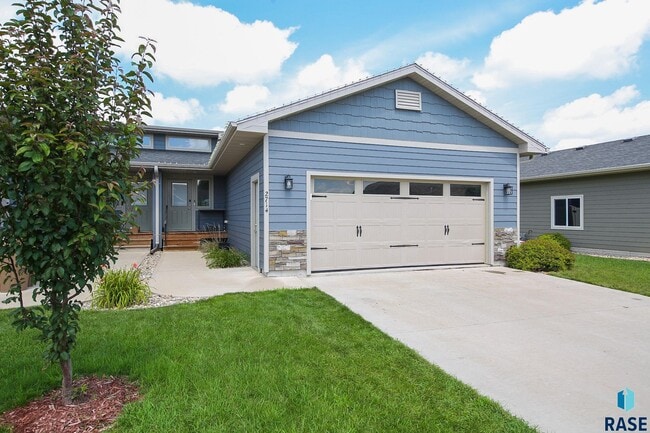 Building Photo - 2714 E Sunburst Dr Rental