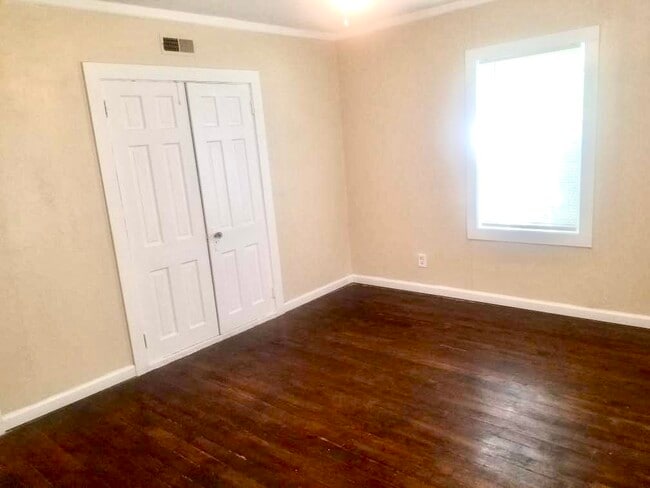 Bedroom #1 - 301 Pennsylvania Ave
