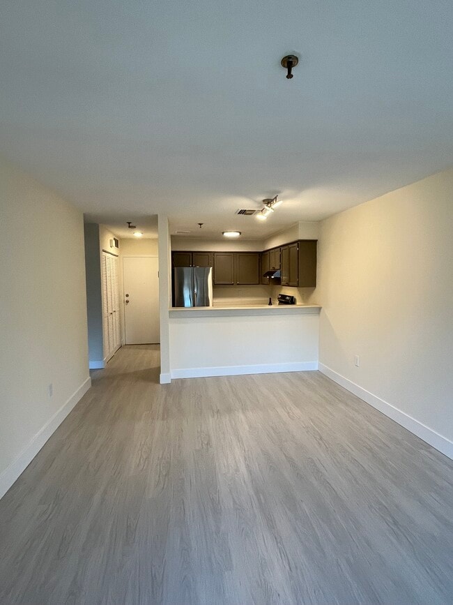 Photo - 1204 Whitney Ave Unit 115