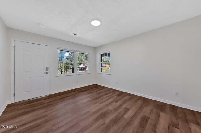 Photo - Newly renovated 3 Bedroom 2 Bathroom Home ...