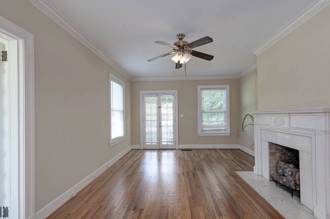 Building Photo - 1523 Dixon Dr