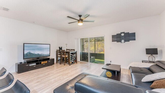 Photo - 3 Bedroom 3 Bath Kissimmee Emerald Lake Townhome with 2 Master Suites and Stainless Appliances!