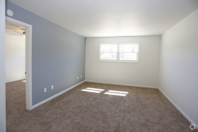 Photo - Pinecrest Apartments