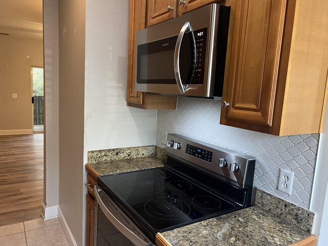 Photo - 15284-15331 US-331 BUS