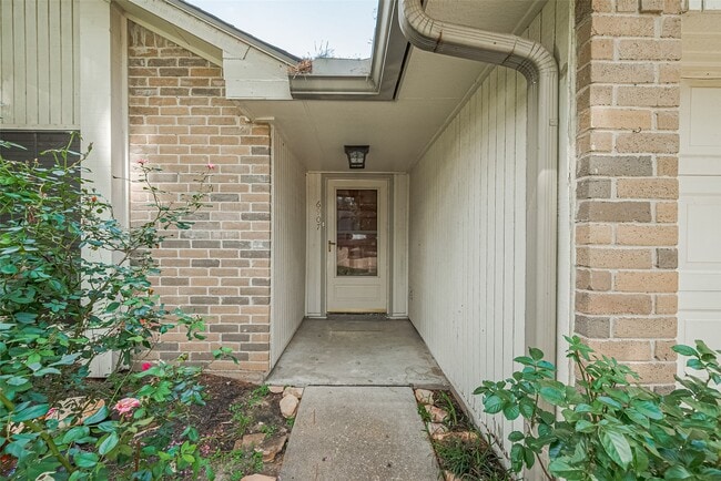 Photo - 6907 Yardley Dr
