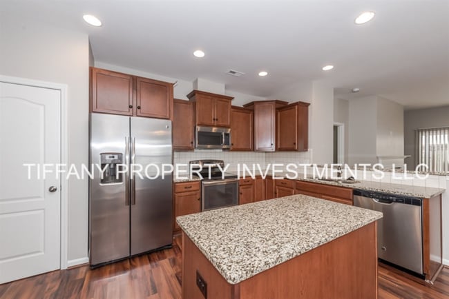 Photo - 8219 Romana Red Ln