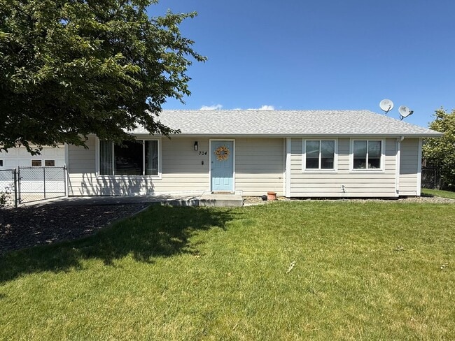 Photo - Spacious Kennewick Home with RV Parking & Incredible Outdoor Living!