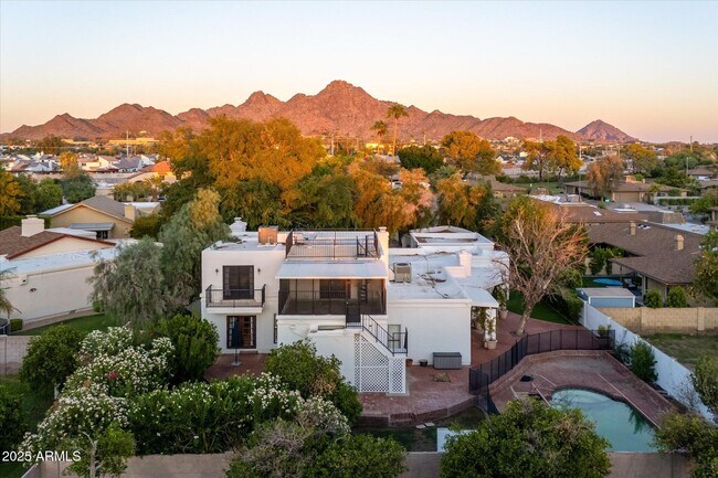 Photo - 1025 E Morten Ave