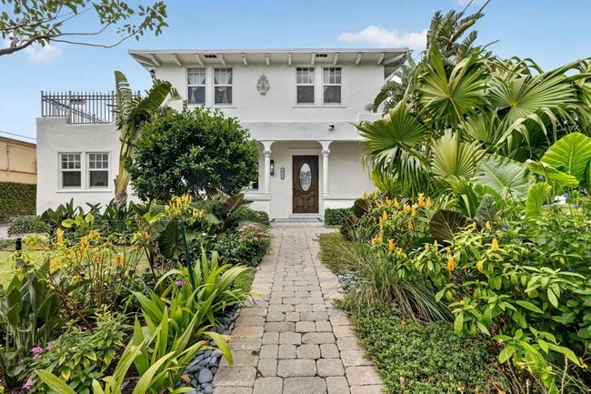 Building Photo - 412 El Prado