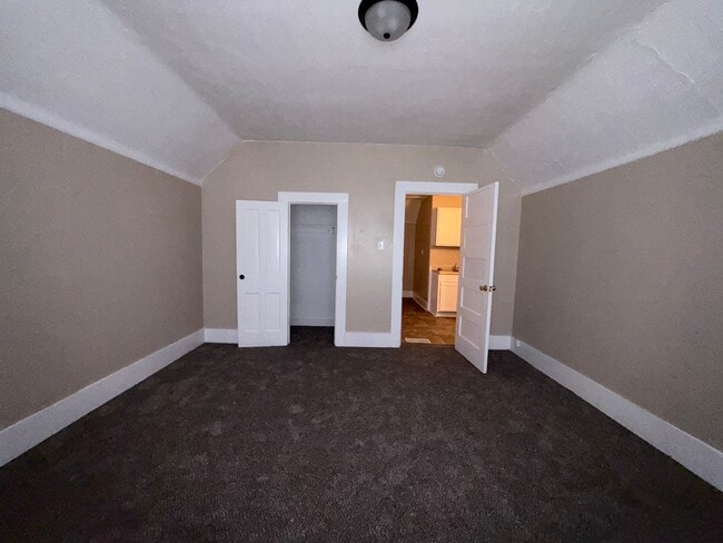 Photo - 233 E Broadway St