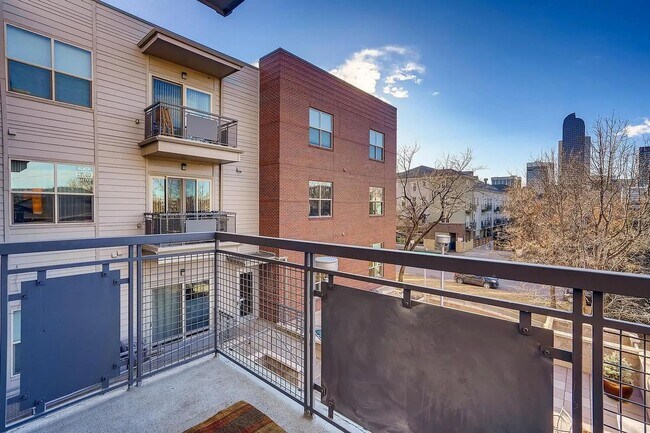Photo - 1700 Emerson St