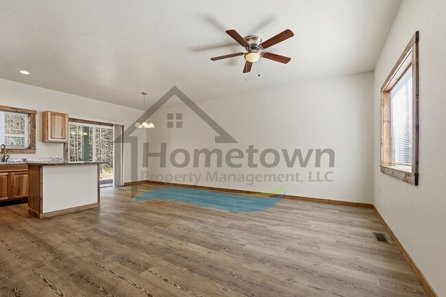 Photo - 2 Bedroom 1 Bathroom Home with a Single Car Garage Available in Blanchard!