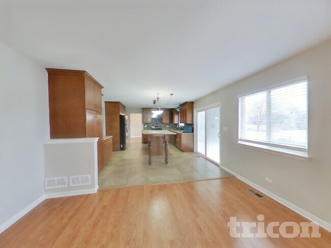 Photo - 16137 S Lexington Dr