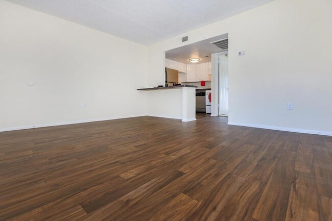 Photo - Misty Oaks Apartments