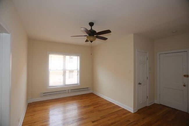 Photo - 727 W Cornelia Ave Unit D3