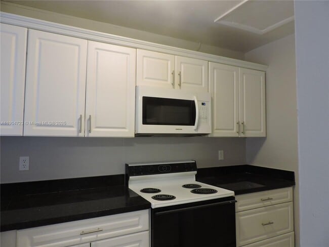 Photo - 14867 SW 104th St Unidad 24-21