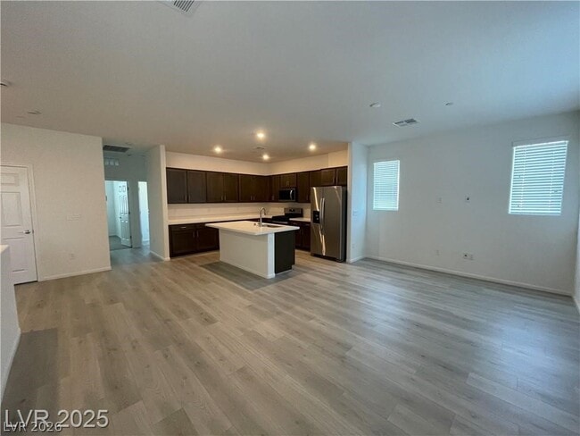 Photo - 645 Bellus Pl