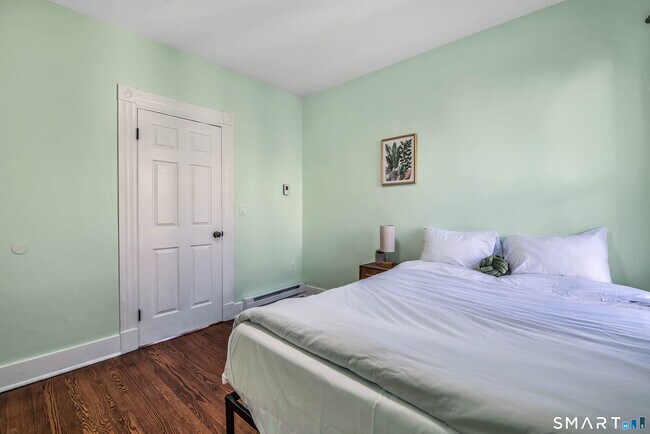 Photo - 31 Canner St Unit 2