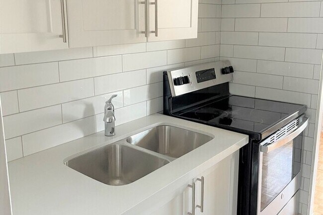 Photo - Riverview Court Apartments