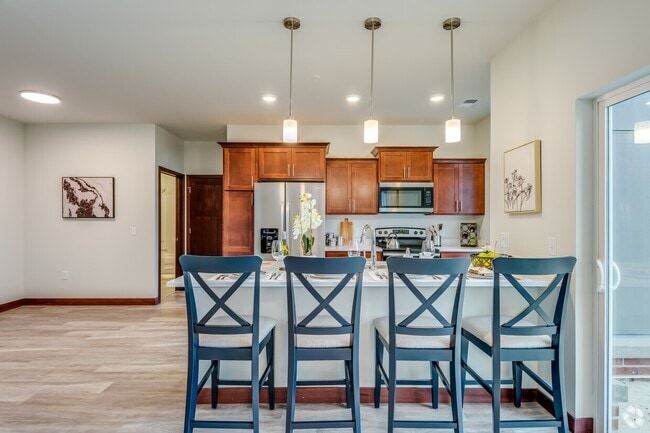Building Photo - The Oaks at 8100 Rental