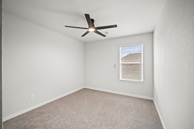 Photo - 144 Shining Pt Dr