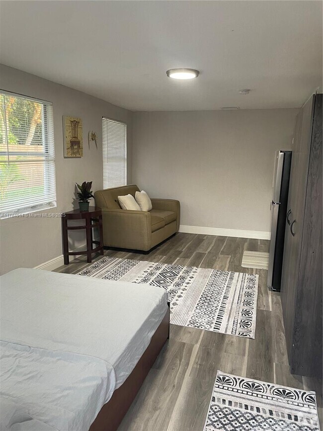 Building Photo - 812 Pennsylvania Ave Rental