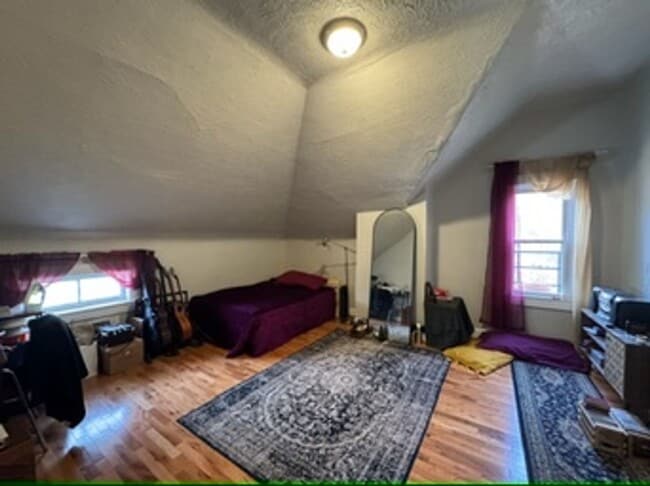 Building Photo - 26 Conklin St Unit 3