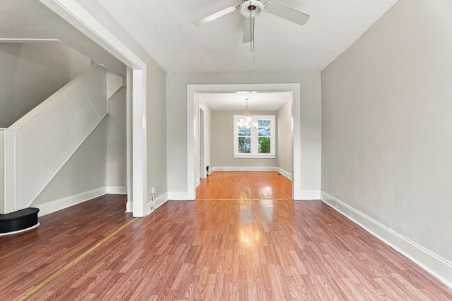 Photo - 730 Linnard St