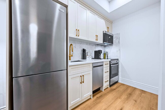 Photo - 674 Gerrard St E Unit SI ID1557631P