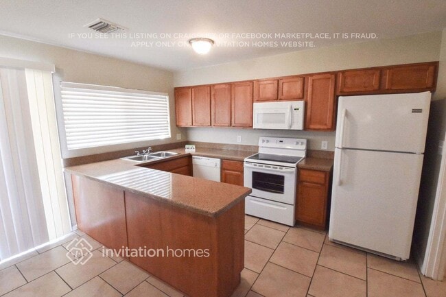 Photo - 7619 W Devonshire Ave
