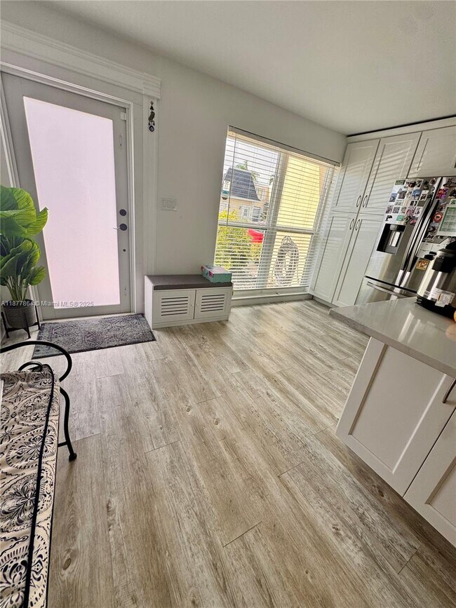 Photo - 2413 NE 10th St