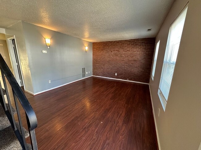 Photo - 2143 Kimball Cir