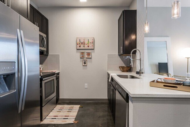 Building Photo - Your Downtown Lifestyle Begins Now Unit AZ1 Rental