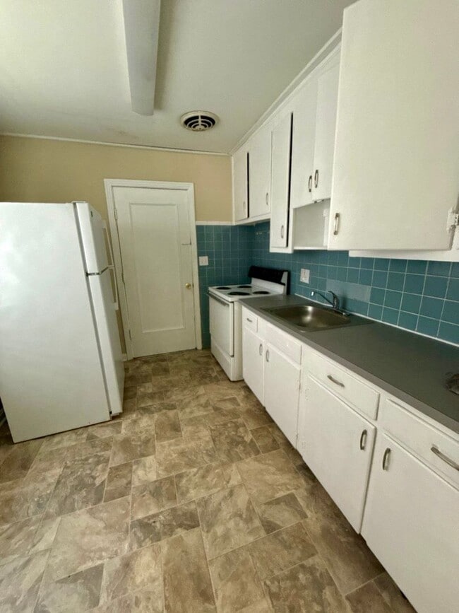 Photo - Nice 2 Bedroom on Quiet Street right off Atlantic