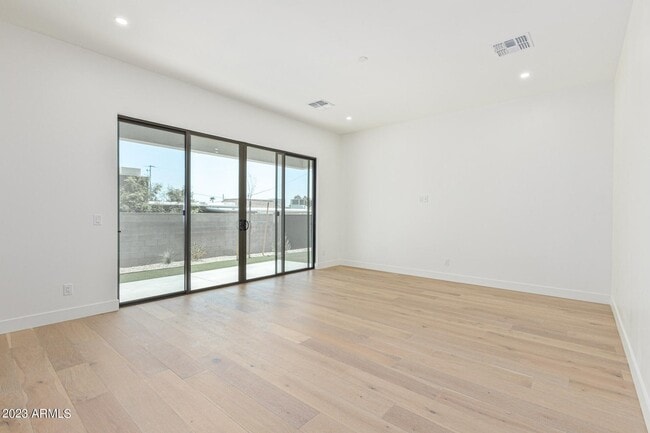 Photo - 1625 E Lamar Rd Unidad 1
