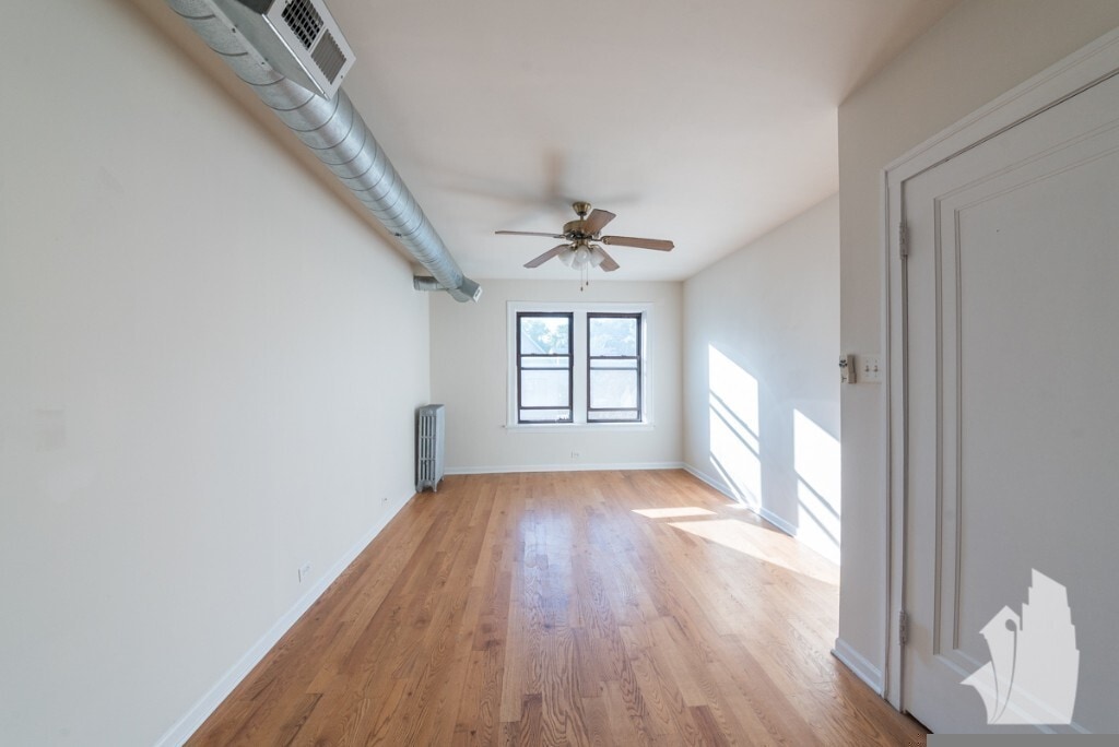 Photo - 1228 W Henderson St (Chicago, IL)