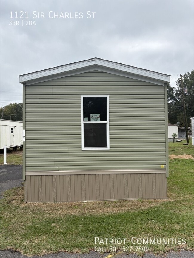 Photo - 1121 Sir Charles St