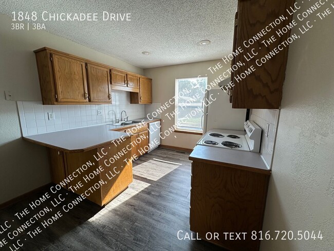 1848 Chickadee Dr