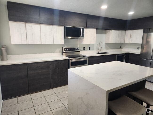 Building Photo - 2150 S Avenue A Unit 17 Rental