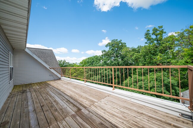 Photo - Timber Bluff