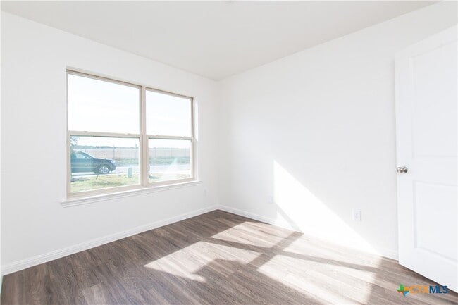 Building Photo - 5815 Betty Lou Dr