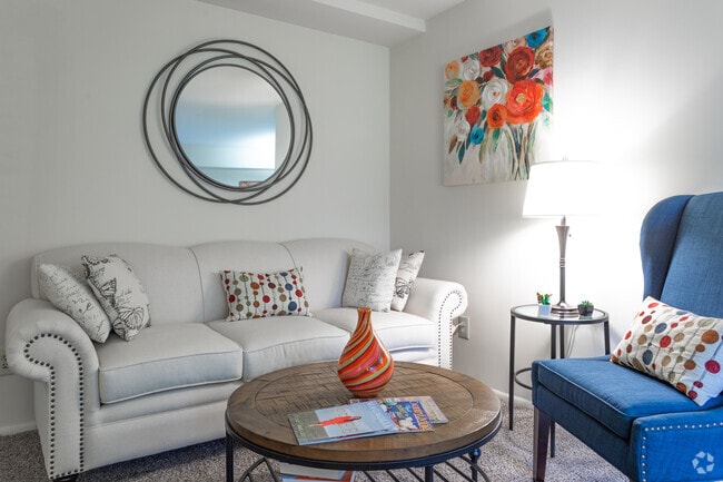 2 Bedroom, 1.5 Bath - Model