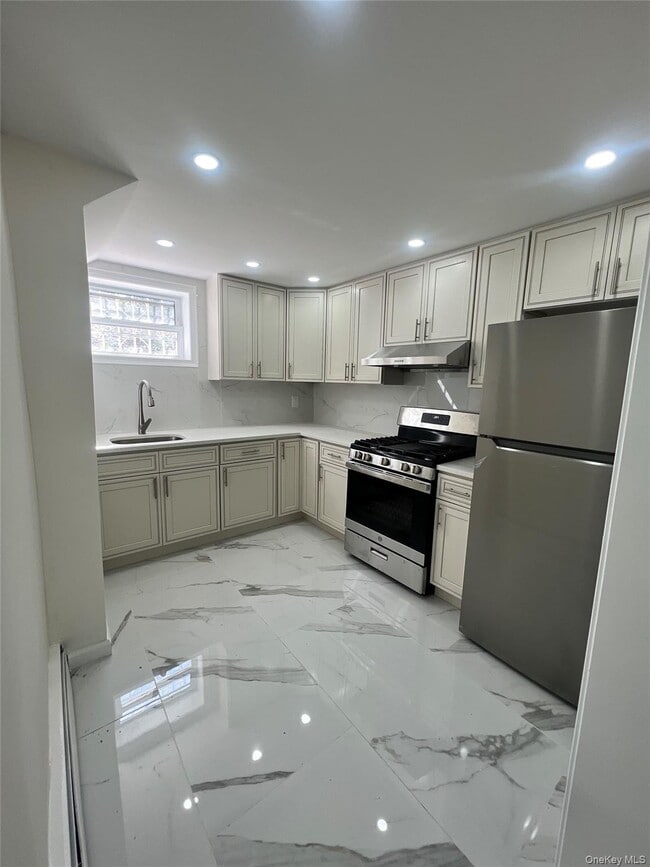 Building Photo - 147-31 229th St Unit Ground Rental