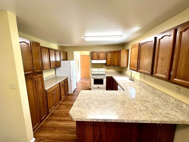 Photo - Pet Friendly 4 Bed 2 Bath Single Family Home, with Fenced Yard and Garage on Westside of Helena!