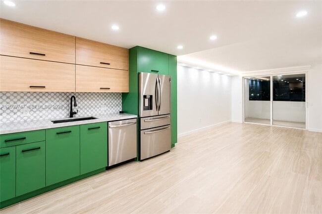 Photo - 1331 Lincoln Rd Unit 1304