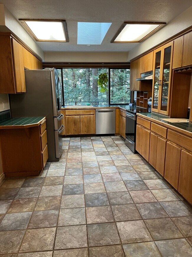 Photo - Beautiful Large 1 Bedroom Apartment in McMinnville