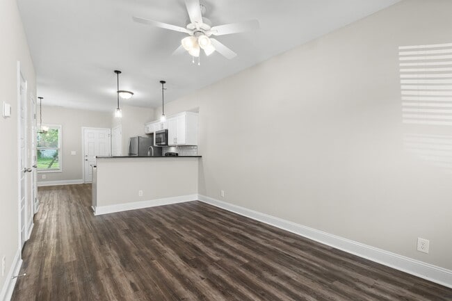 Photo - 215 Notgrass Rd